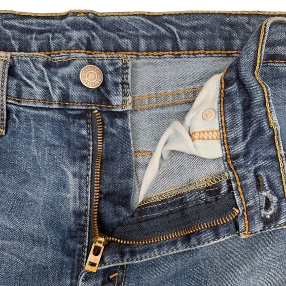 Levi's Women’s High Rise Straight Leg  Fit Jeans Size 10 Dark wash Stretch Denim - Picture 4 of 5